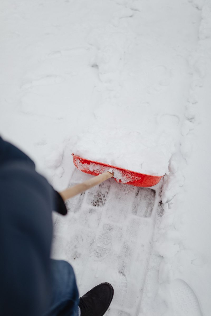 Winterdienst beim Räumen und Streuen